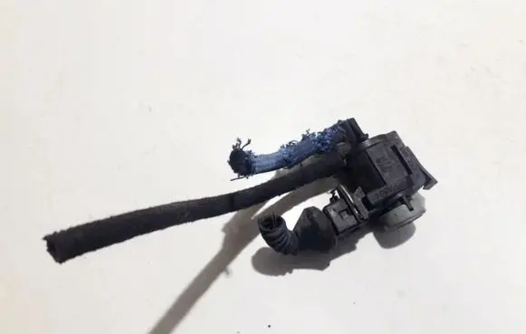 Audi A6 S6 C5 4B Turbo solenoid valve 1j0906283a
