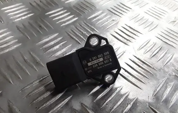 Volkswagen Caddy Air pressure sensor 0281002399 038906051B