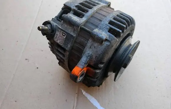 Nissan Almera N16 Generator/alternator 23100BN3005