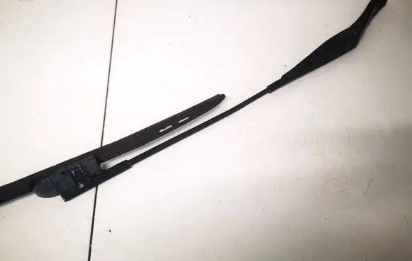 Opel Astra H Front wiper blade arm 13111220