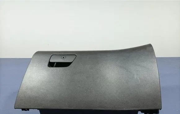 Ford Mondeo MK I Glove box DS7313570A
