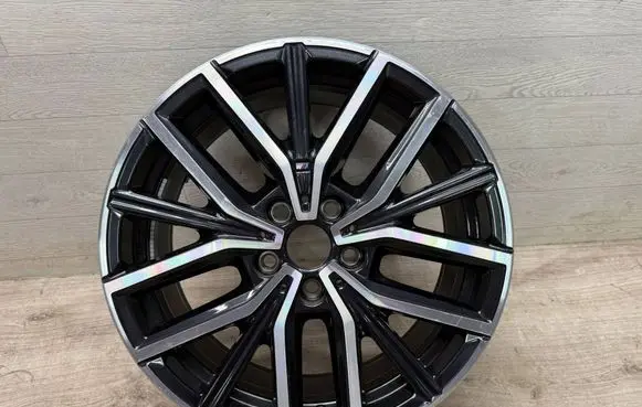 R18 alloy rim