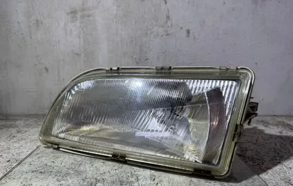 Volvo S40, V40 Headlight/headlamp 14556100