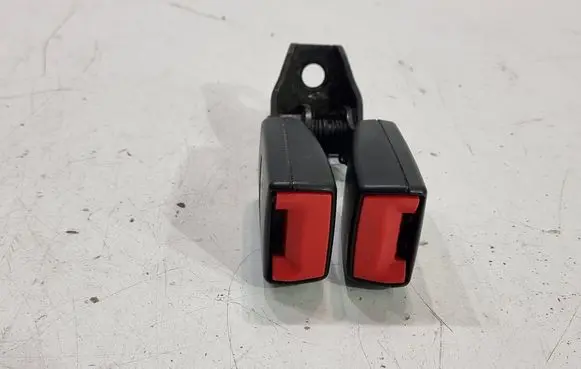 Volkswagen PASSAT B7 USA Rear seatbelt buckle 561857739