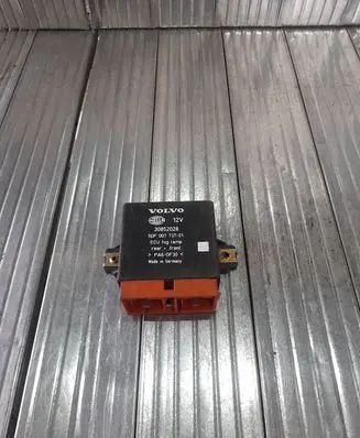 Volvo S40, V40 Other relay 30852028 5DF00773701