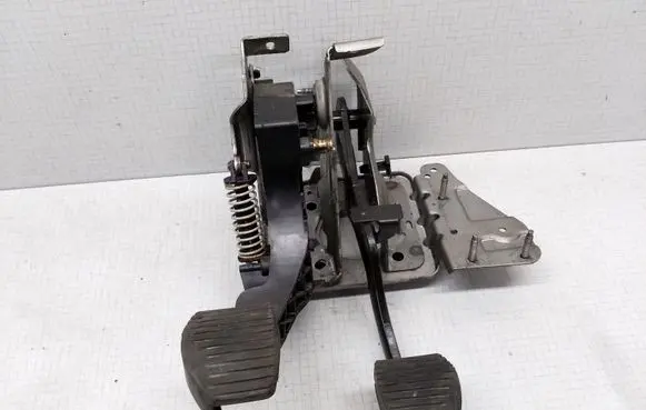 Peugeot 307 Pedal assembly 9653940880