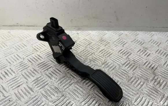 Toyota Verso Accelerator throttle pedal 7811002022 02202734607