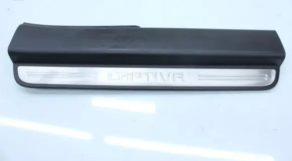 Chevrolet Captiva Front sill trim cover 20832152