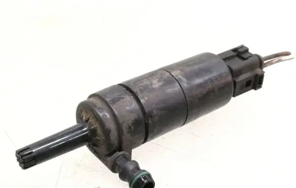 Volkswagen PASSAT B6 Headlight washer pump 3B7955681 8TW00754032