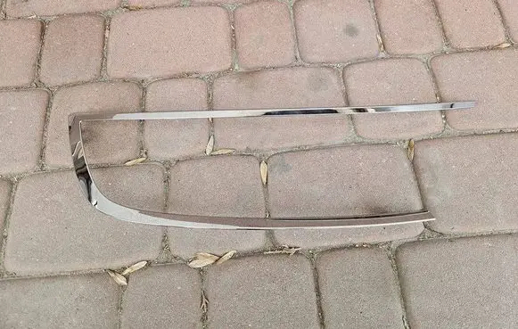 Opel Mokka B Under headlight/headlamp trim 9835155180