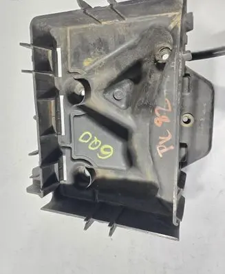 Volkswagen Polo V 6R Battery box tray 6Q0915331