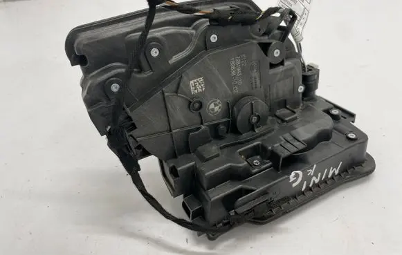 Mini Cooper Countryman F60 Rear door lock 7281943