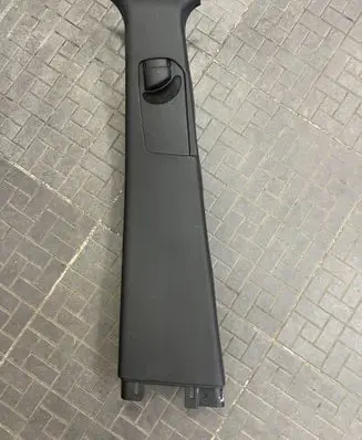 Jeep Grand Cherokee (B) pillar trim (top) 1GT13DX9AC I01525030BLR 1GT13DX9A
