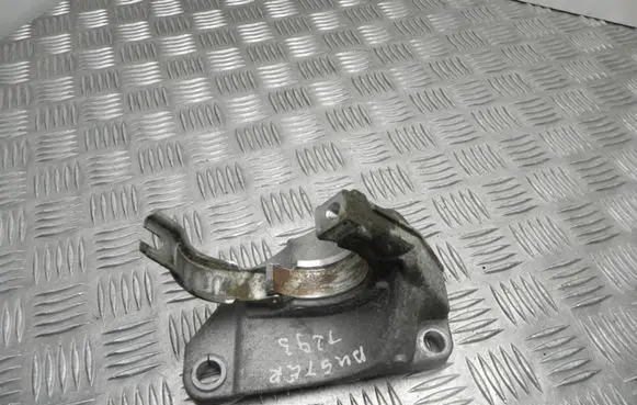Dacia Duster Engine mounting bracket 397742974R VD16874