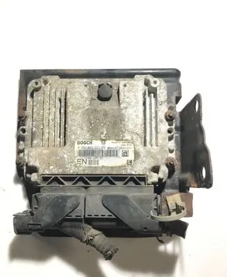 Opel Zafira B Engine control unit/module 0281013593 55205621 1039S18791