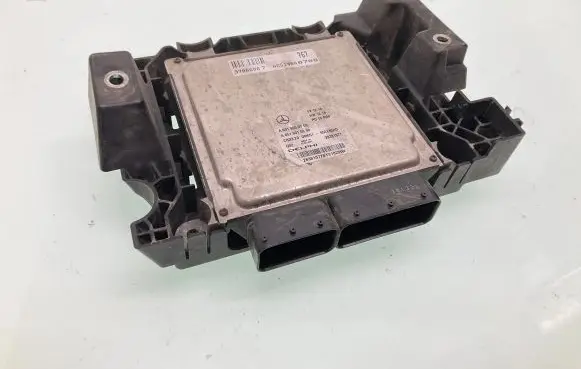 Mercedes-Benz Sprinter W906 Engine control unit/module A6519000700 28381077 A6519010600