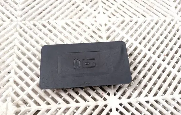 BMW 8 G15 Wireless charging module 9437712 BK7189 4774A189