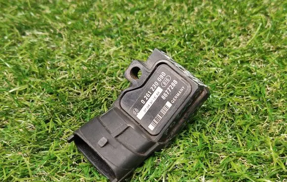 Volvo V70 Air pressure sensor 8677288 0261230090