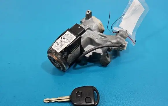 Toyota RAV 4 (XA20) Ignition lock 8978352040 IMPRK1592336