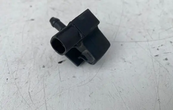 Audi A6 S6 C5 4B Windshield washer spray nozzle 4B0955987