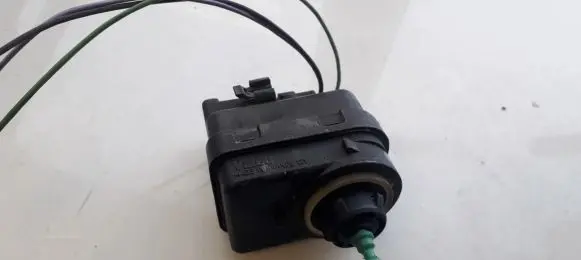 Headlight level adjustment motor