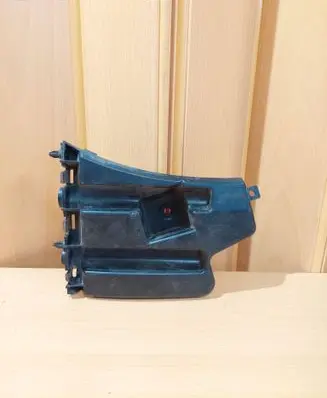 Volvo V60 Front bumper mounting bracket 30796625