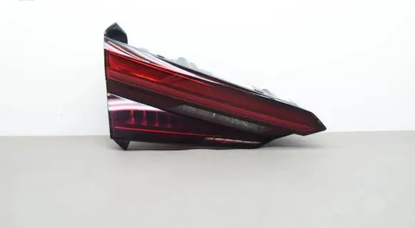 Audi A5 Tailgate rear/tail lights 8W6945093F