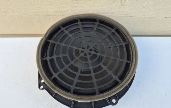 Audi A6 S6 C7 4G Front door speaker 4G2035415