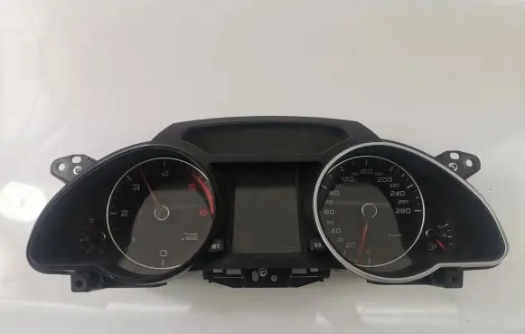 Audi A5 8T 8F Speedometer (instrument cluster) 8T0920932J