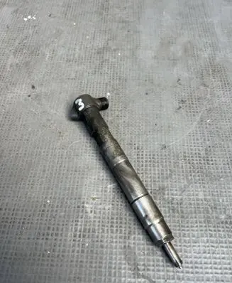 Mercedes-Benz E W212 Fuel injector A6510704987