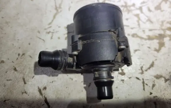 BMW X3 G01 Electric auxiliary coolant/water pump 9372723