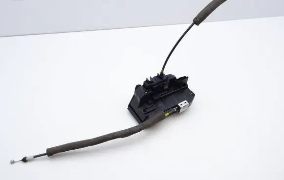 Nissan Juke I F15 Rear door lock 