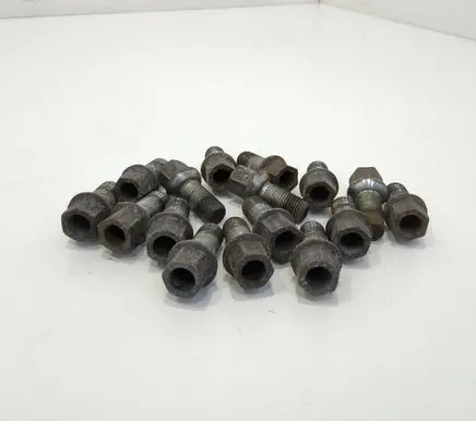 Volkswagen PASSAT B7 Nuts/bolts 