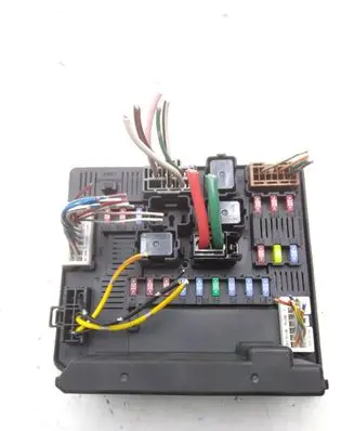 Nissan Qashqai Fuse module 284B7JD00B