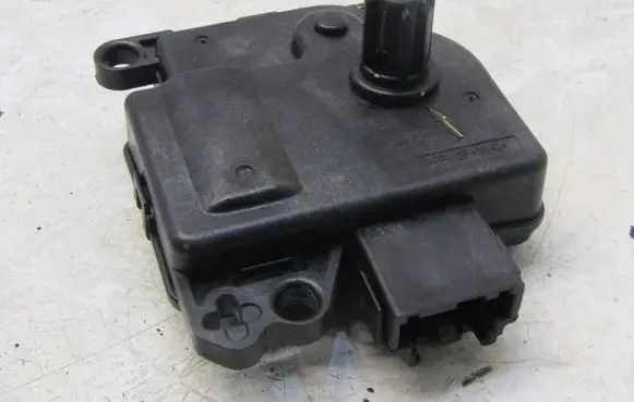 Mazda 2 A/C air flow flap actuator/motor HB601D10B