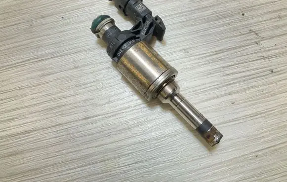 Audi A3 S3 8V Fuel injector 04E906036AE