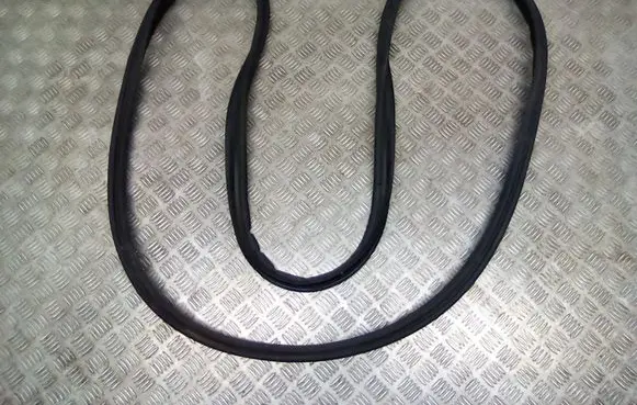 Volvo XC90 Trunk rubber seal (body) 31662424