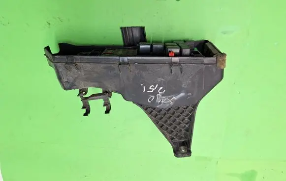 Volvo XC90 Fuse module