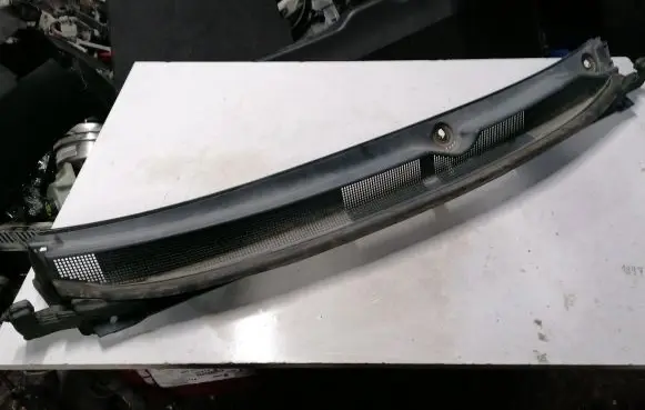 Chrysler Pacifica Wiper trim 68228471AF