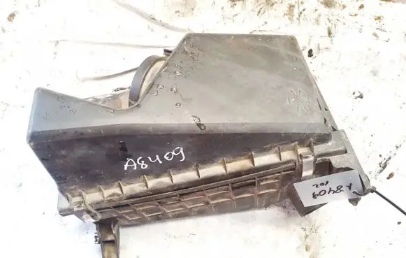 Mitsubishi Carisma Air filter box