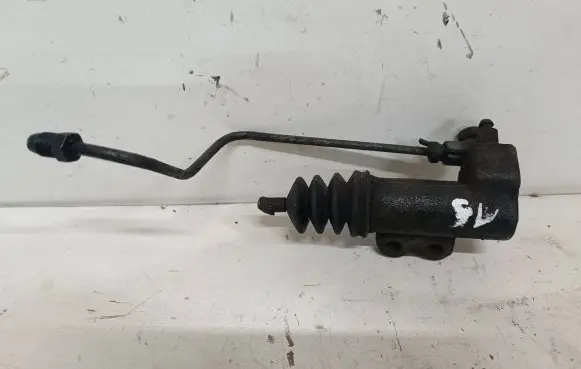 Hyundai i30 Clutch slave cylinder 