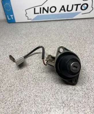 Loading door lock