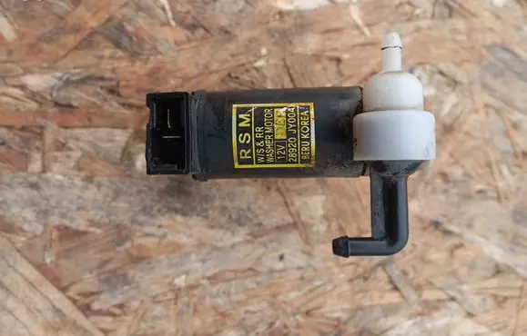 Renault Koleos I Windscreen/windshield washer pump 28920JY00A