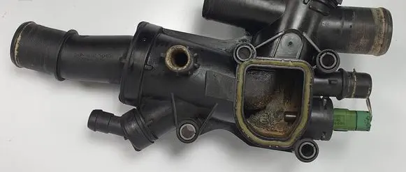 Ford C-MAX I Thermostat housing 9656182980