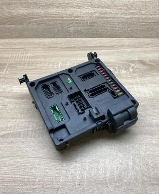 Ford Galaxy Fuse module 7M0962258D S108145100E S108152001C