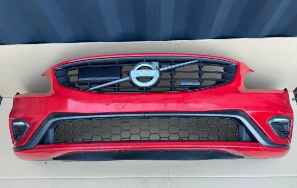 Volvo V60 Front bumper 31383136