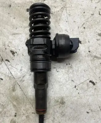Skoda Octavia Mk2 (1Z) Fuel injector 038130073AG