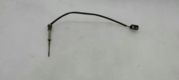 BMW 1 F20 F21 Exhaust gas temperature sensor 8570234