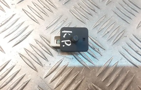 Mercedes-Benz E W211 Front door sensor 2028209410