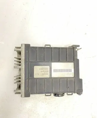 Volkswagen PASSAT B3 Engine control unit/module 0261200277